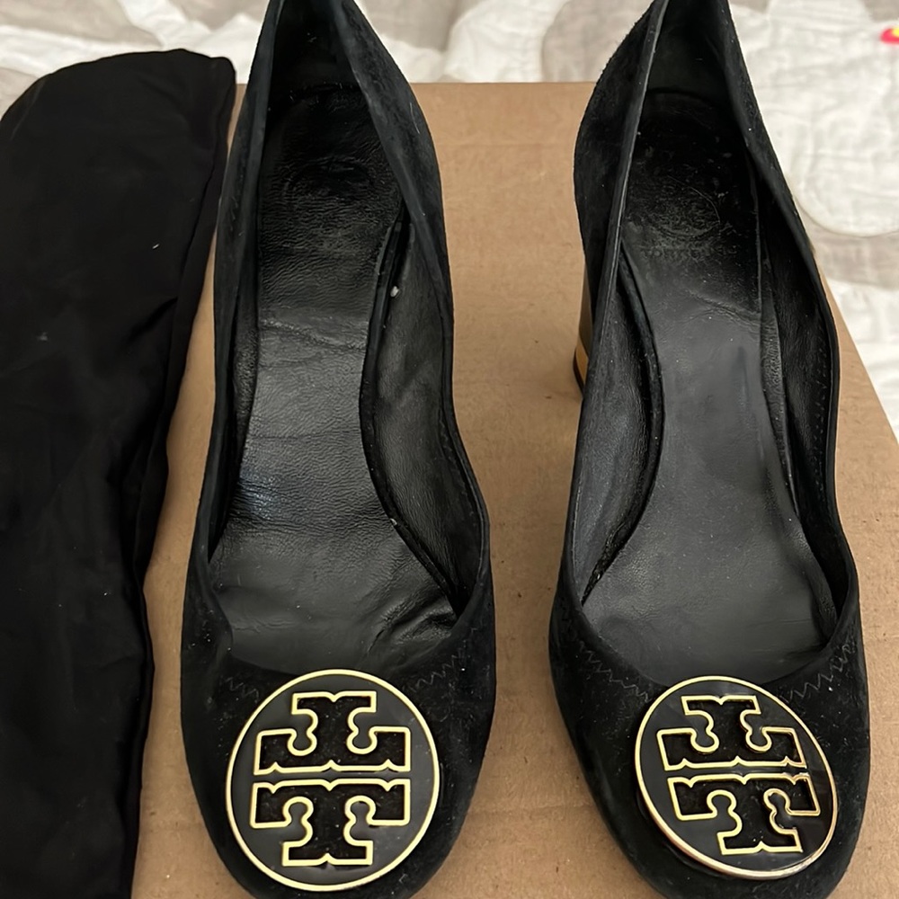 Tory Burch Suede Pumps size 10